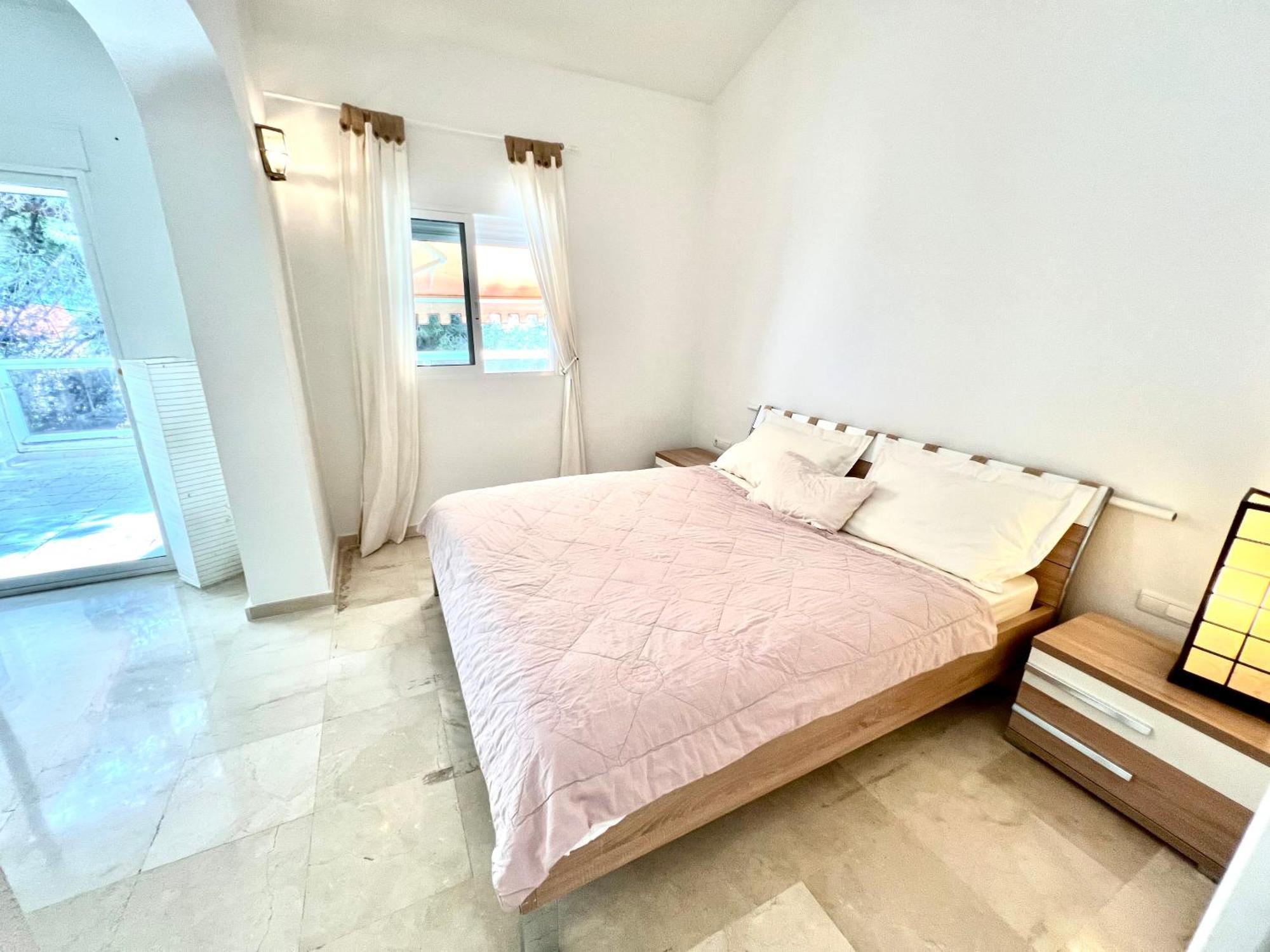 Beachside 4-Bedroom With Pool อาลิกันเต ภายนอก รูปภาพ